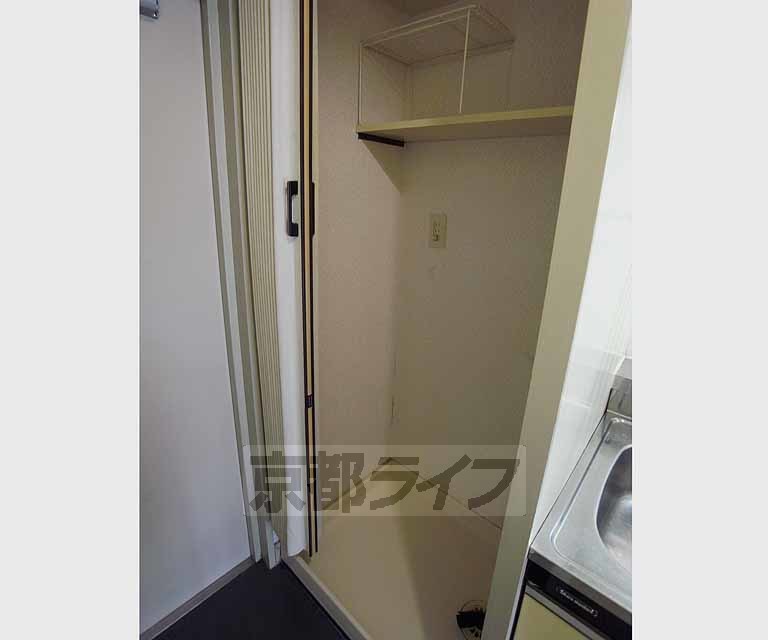 その他設備　室内洗濯機置き場ですよ。