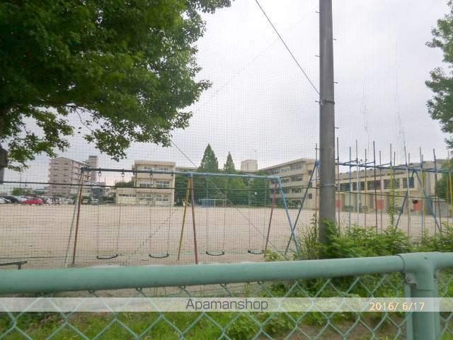 小学校　吉身小学校（小学校）まで800m