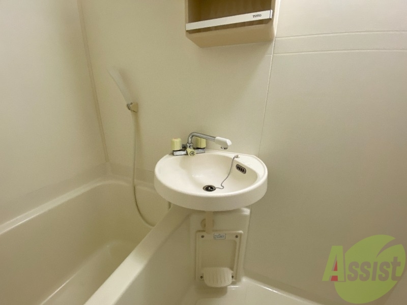 洗面設備　洗面台です。問題なくお使いいただけますね