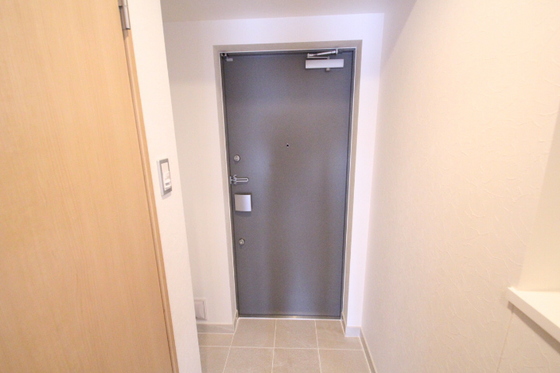 玄関　※別号室の写真です