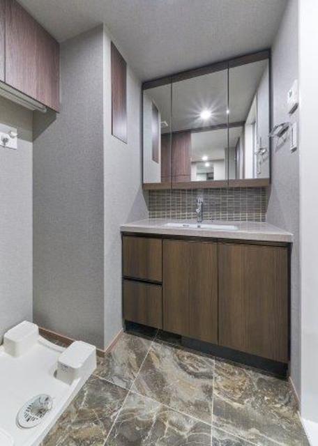 洗面設備　※写真は同タイプ住戸です。