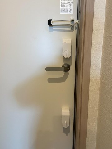 その他設備　スマートロック室内側、アプリ、カード、指紋で開錠
