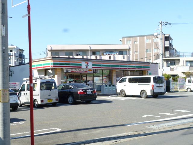 コンビニ　セブンイレブンさいたま鹿手袋店（コンビニ）まで407m