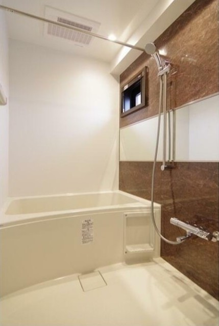 バス・シャワールーム　バスルーム