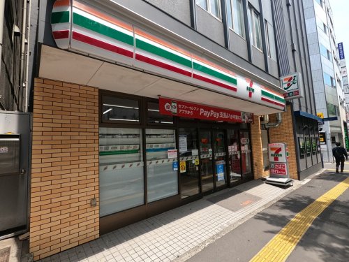 コンビニ　セブンイレブン 新宿5丁目靖国通り店（コンビニ）まで422m