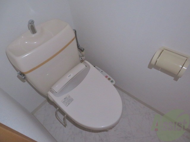 トイレ　こちらはトイレです。清潔感があり、安心して使用できます。