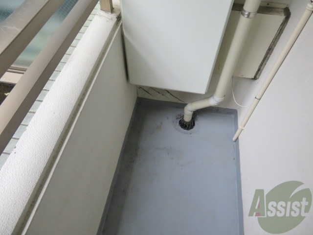 バルコニー　バルコニーは幅があり、広い印象を受けました。