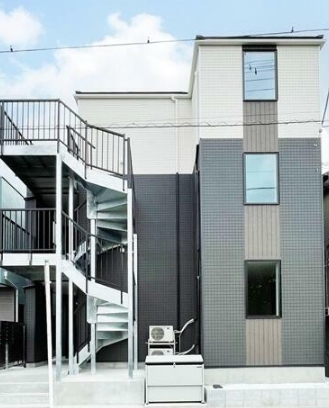 建物外観　閑静な住宅街☆最上階・角部屋☆