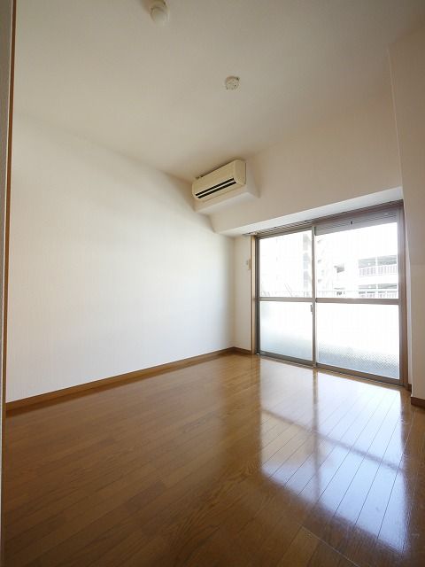 その他設備　もちろんエアコンもついて夏も冬も快適です☆