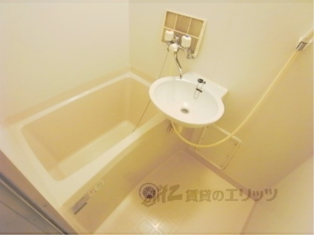 バス・シャワールーム　バス