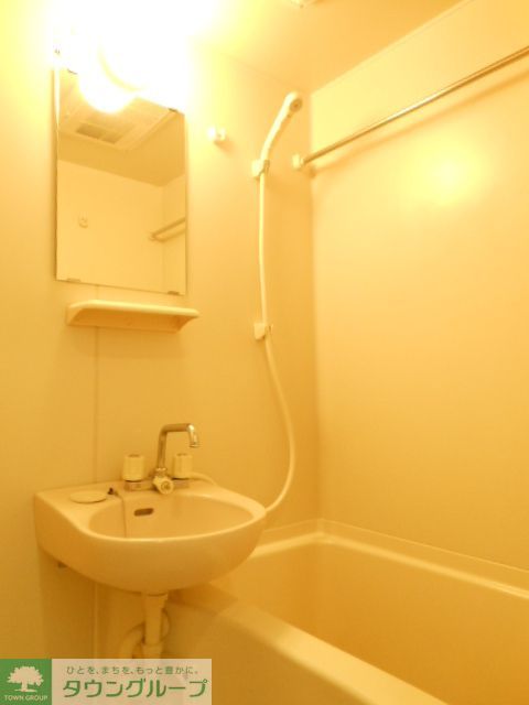 バス・シャワールーム　追い焚き機能付バスルーム ガラ・ステージ目白　外観