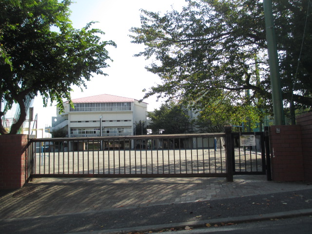 小学校　横浜市立榎が丘小学校（小学校）まで284m