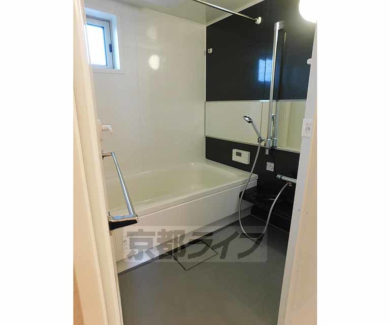 バス・シャワールーム　洗い場も広くてイイね！