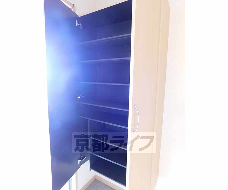 収納　玄関先にもこんなスペ～ス～！