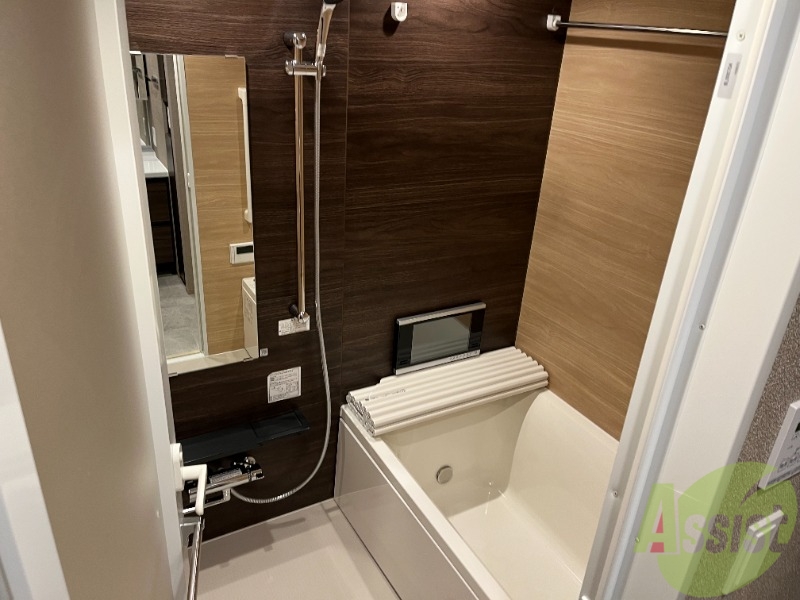 バス・シャワールーム　お風呂は追い炊き付きでゆっくり入りたくなりますね。