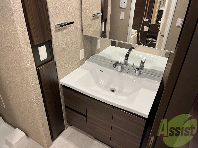 洗面設備　洗面台もありますので朝の準備はこちらから。