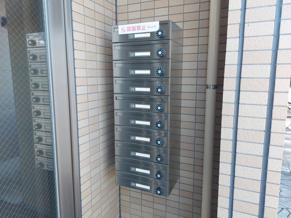 エントランス　メールBOX