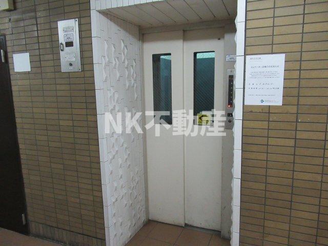 その他　エレベーターです