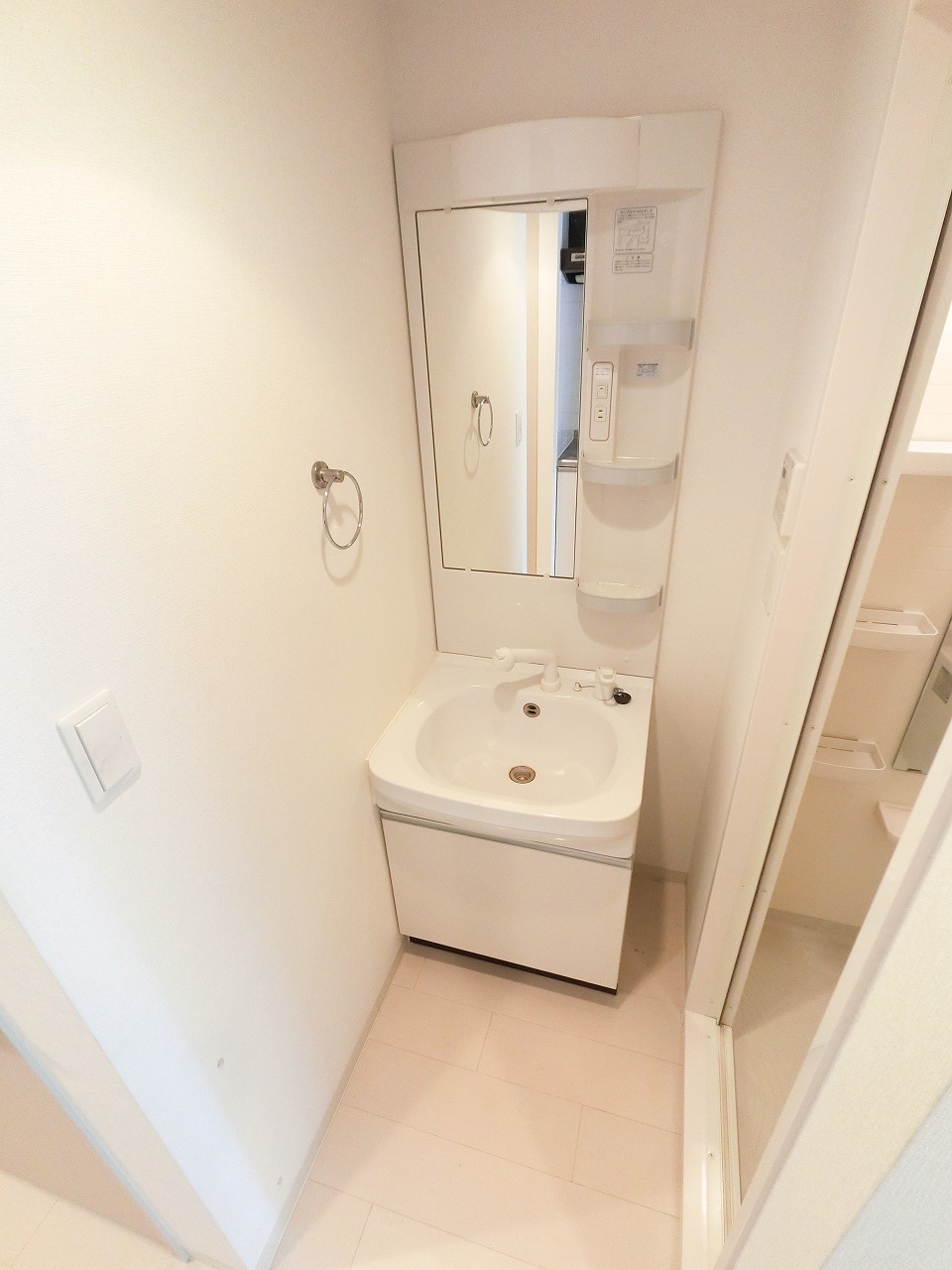 洗面設備　※室内は現況を優先します