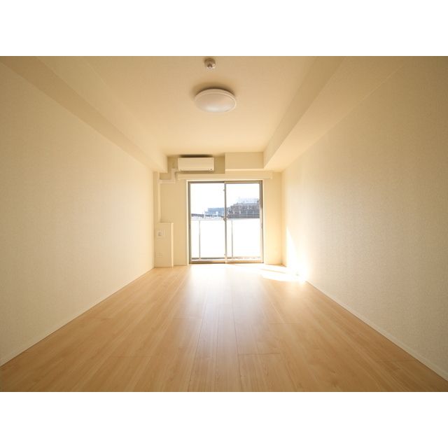 居室・リビング　☆明るい洋室☆