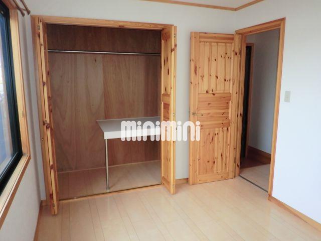 その他設備　洋服もいっぱい掛かる収納です。