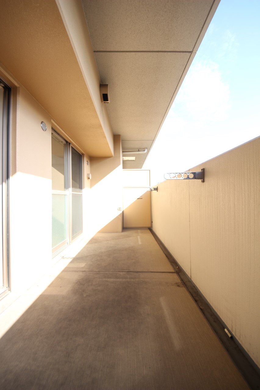 バルコニー　写真は別タイプとなります。