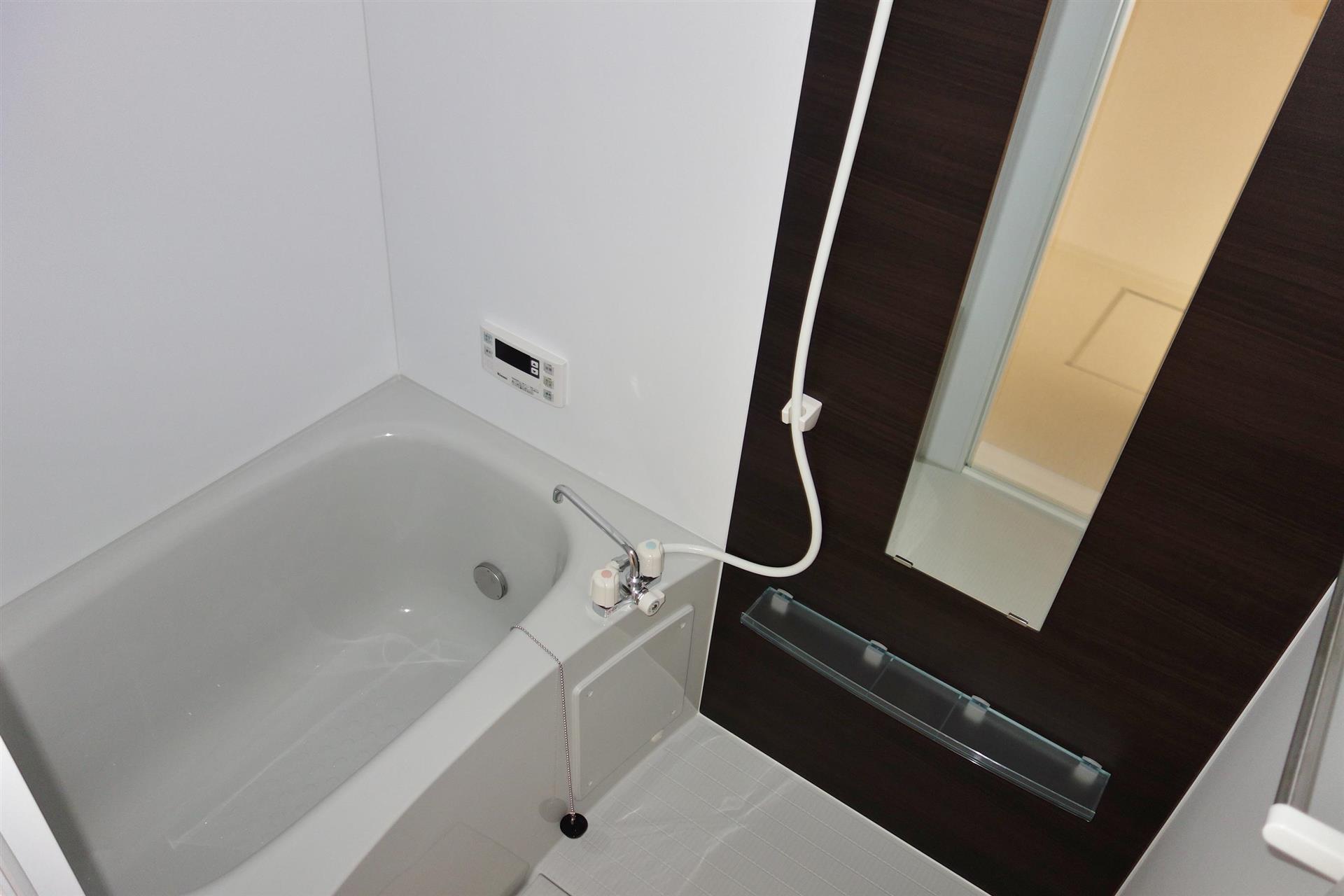 バス・シャワールーム　追焚機能付でいつでも温かく入浴できるバスルーム♪