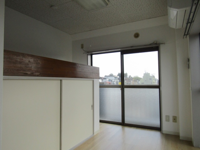 居室・リビング　洋室