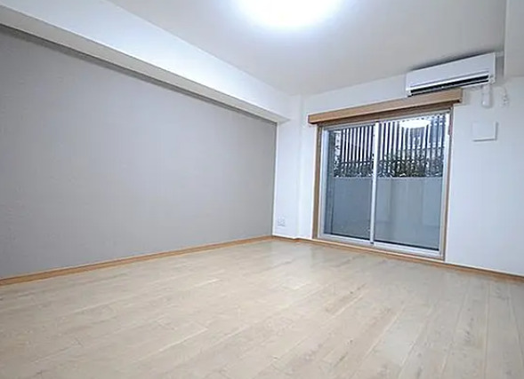 居室・リビング　別部屋の写真を使用しております。