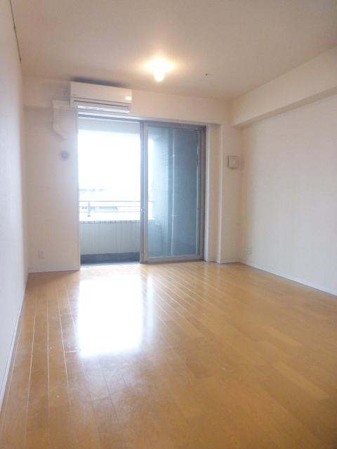 居室・リビング　内観