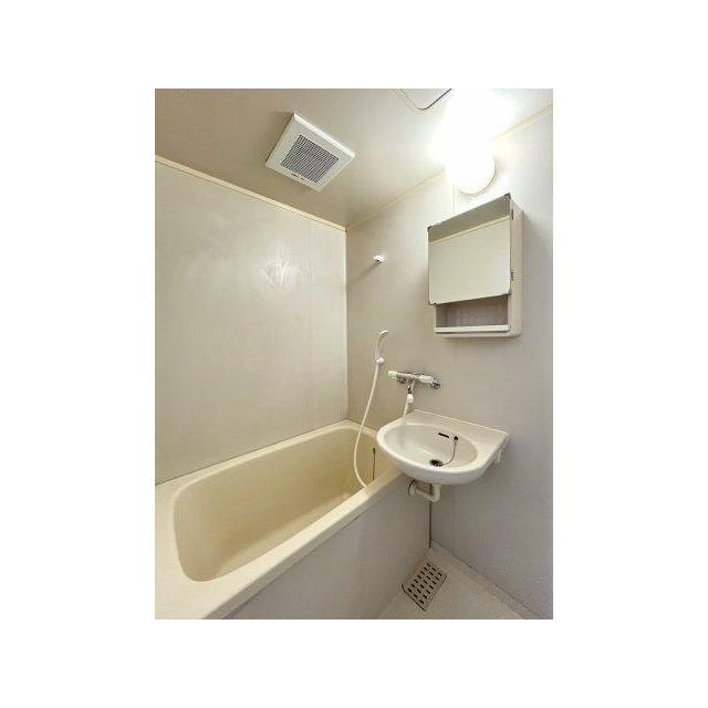 バス・シャワールーム　同物件・別部屋画像