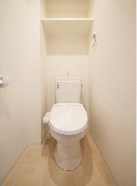 トイレ　同シリーズの内装写真となります