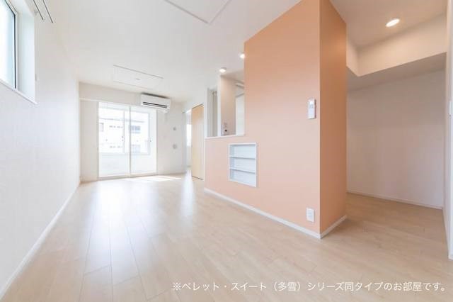 居室・リビング　写真は類似