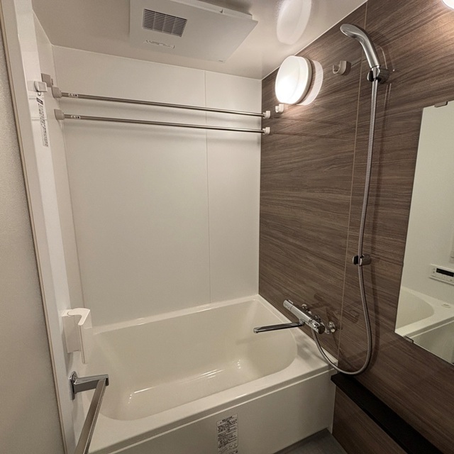 バス・シャワールーム　※写真は同タイプ住戸です。