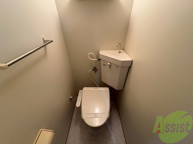 トイレ　トイレにウォシュレットが付いてるのは嬉しいですね。