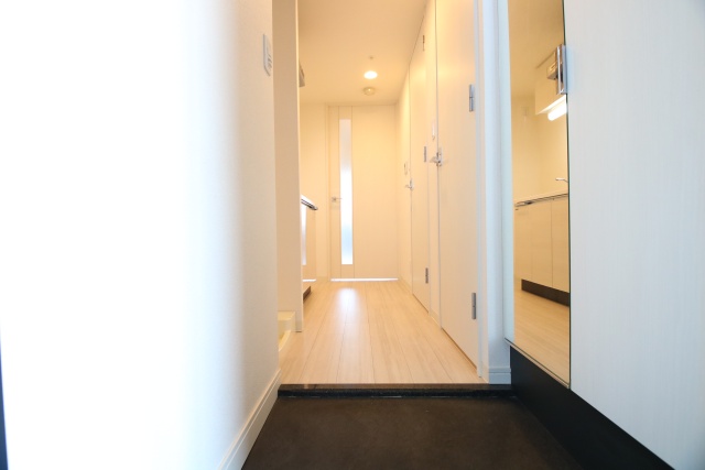 玄関　※別室の参考写真の為、現況優先です。