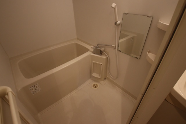 バス・シャワールーム　※別室の参考写真の為、現況優先です。