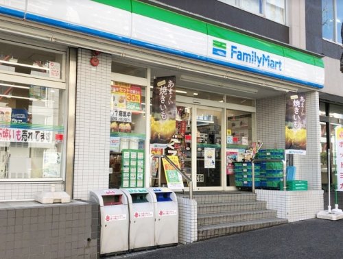 コンビニ　ファミリーマート 横浜沢渡店（コンビニ）まで219m