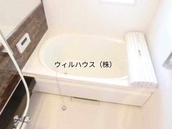 バス・シャワールーム　浴室乾燥機、追焚機能付き広々バスルーム！