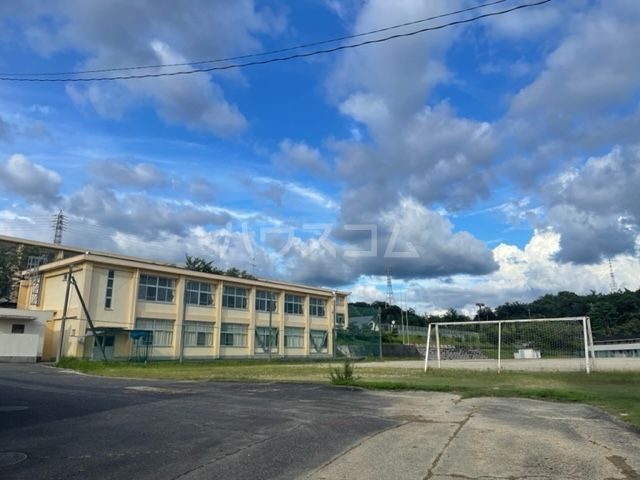 中学校　瀬戸市立水無瀬中学校（中学校）まで347m