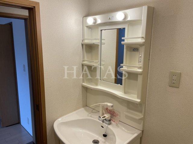 洗面設備　同物件別部屋です（間取り反転）