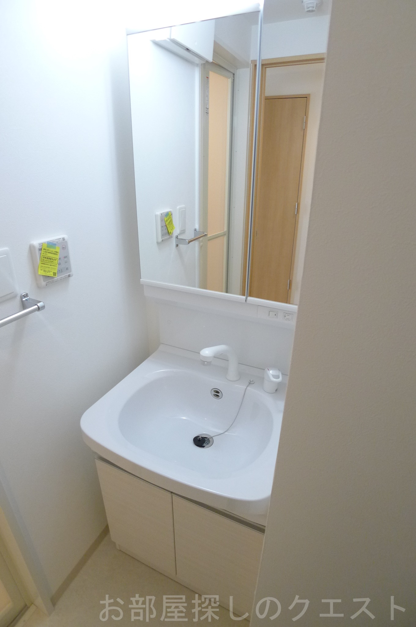 洗面設備　（写真は同タイプ）