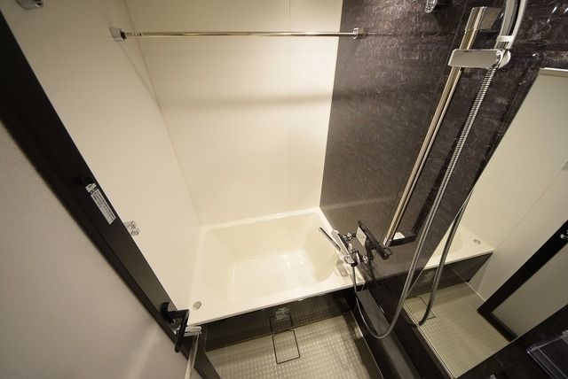 バス・シャワールーム　バスルーム