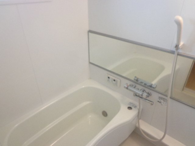 バス・シャワールーム　※同物件別号室参考写真