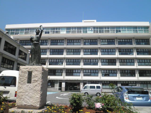 役所　市川市役所（役所）まで909m