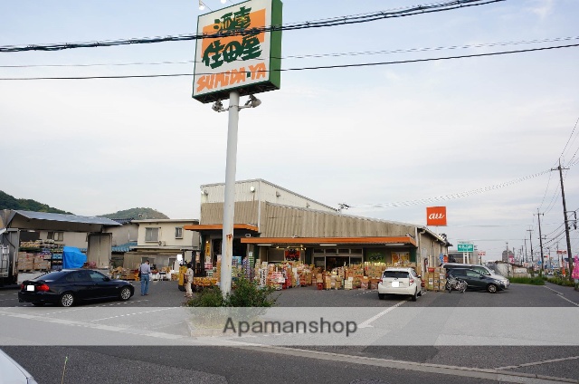 コンビニ　ファミリーマート（コンビニ）まで650m