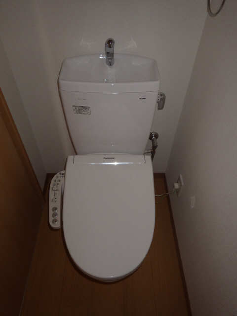 トイレ　シャワー付きトイレは人気の設備です