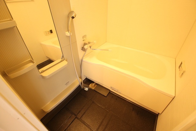 バス・シャワールーム　※別室の参考写真の為、現況優先です。