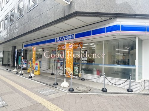 コンビニ　ローソン 新横浜三丁目店（コンビニ）まで130m