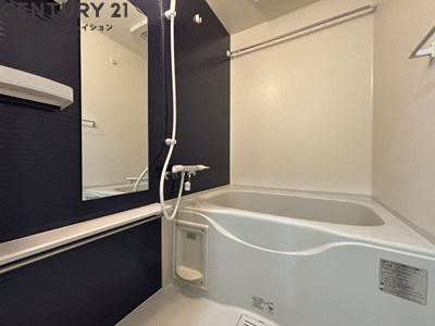 バス・シャワールーム　シックな色味の浴室です。